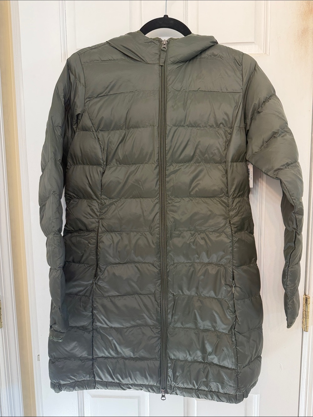 Amazon Essentials Olive Packable Puffer jacket with Hood!